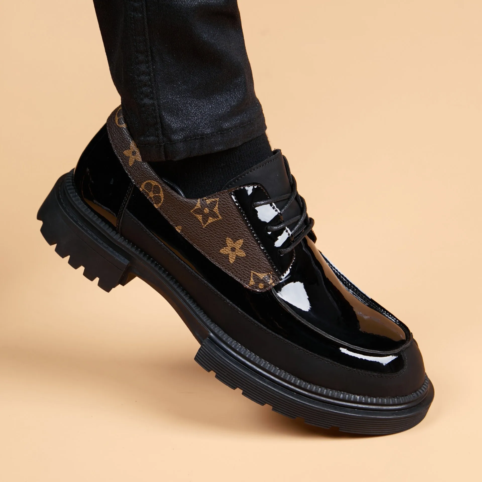 Round-toe shoes for men, business and casual, trendy, high-gloss leather shoes, genuine leather, breathable, thick-soled, British-style wedding shoes for men