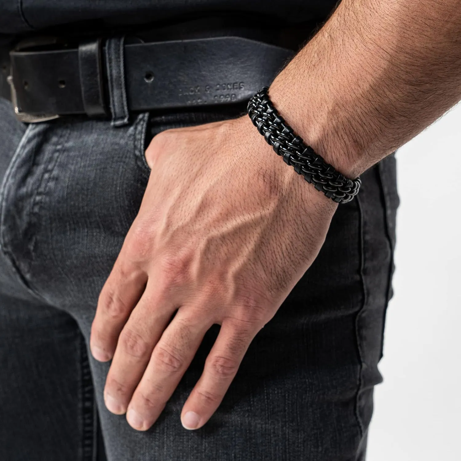SERASAR | Premium Genuine Leather Bracelet [Steel] for Men in Black | Magnetic Stainless Steel Clasp in Black, Silver and Gold | Exclusive Jewellery Box | Great Gift Idea